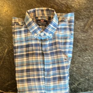 Vineyard vines boys size XL/18